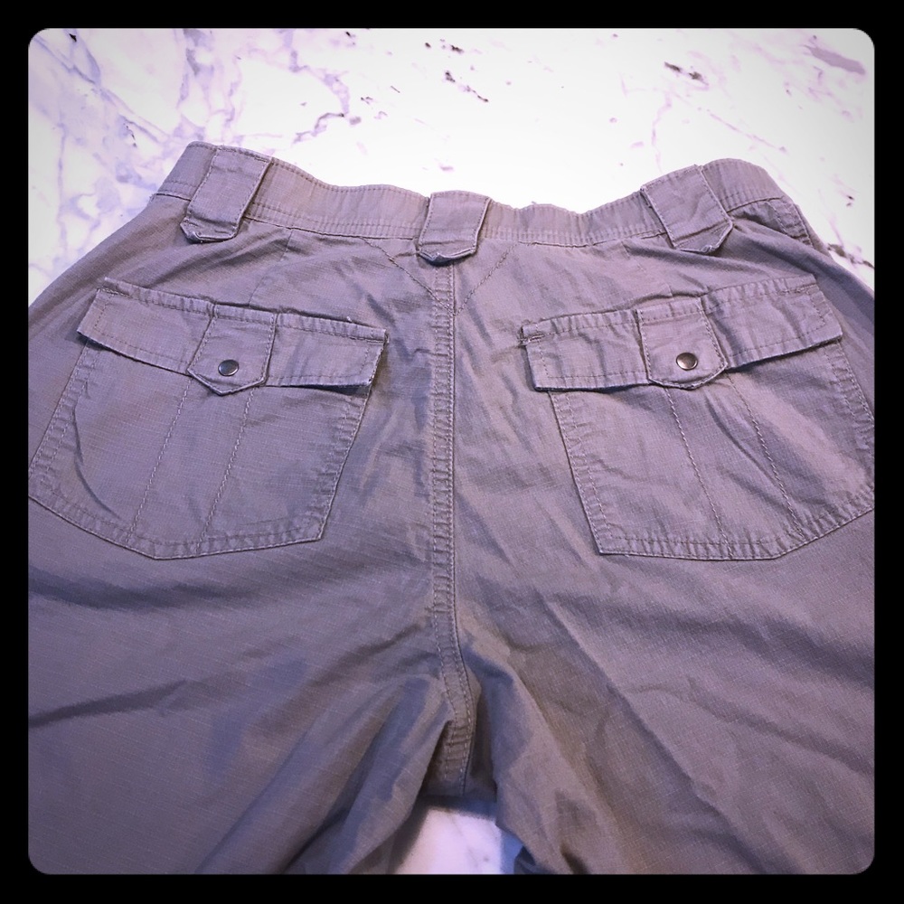 Lee Capris - Picture 2 of 4